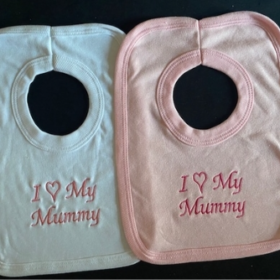 I Love Daddy Embroidered Bibs-pink (copy)