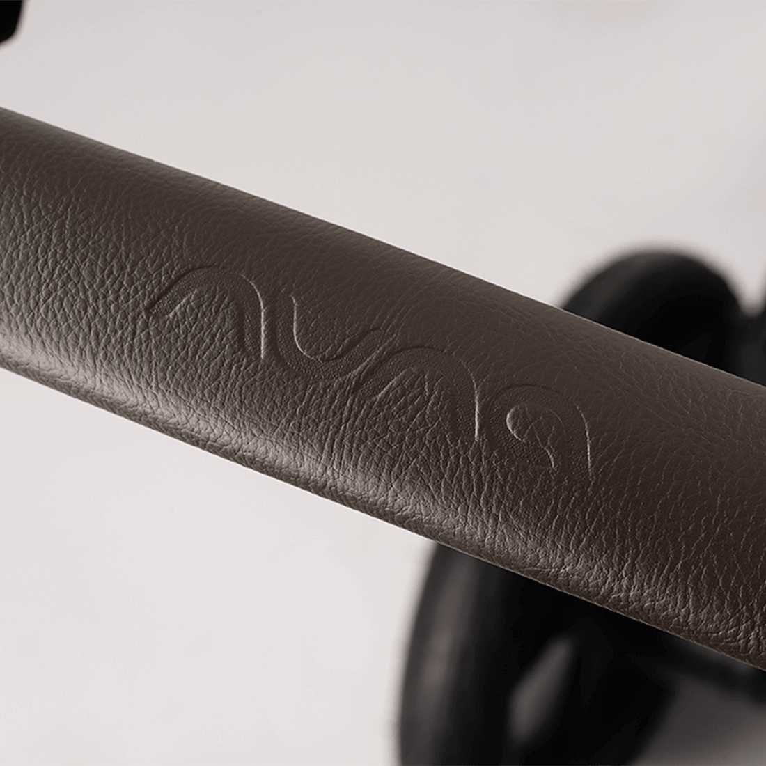 Nuna Mixx™ Next + Mixx™ Next Carry Cot + Arra™ Flex + Base Curv Travel System- Caviar Nuna Mixx™ Next + Mixx™ Next Carry Cot + Arra™ Flex + Base Curv Travel System- Caviar