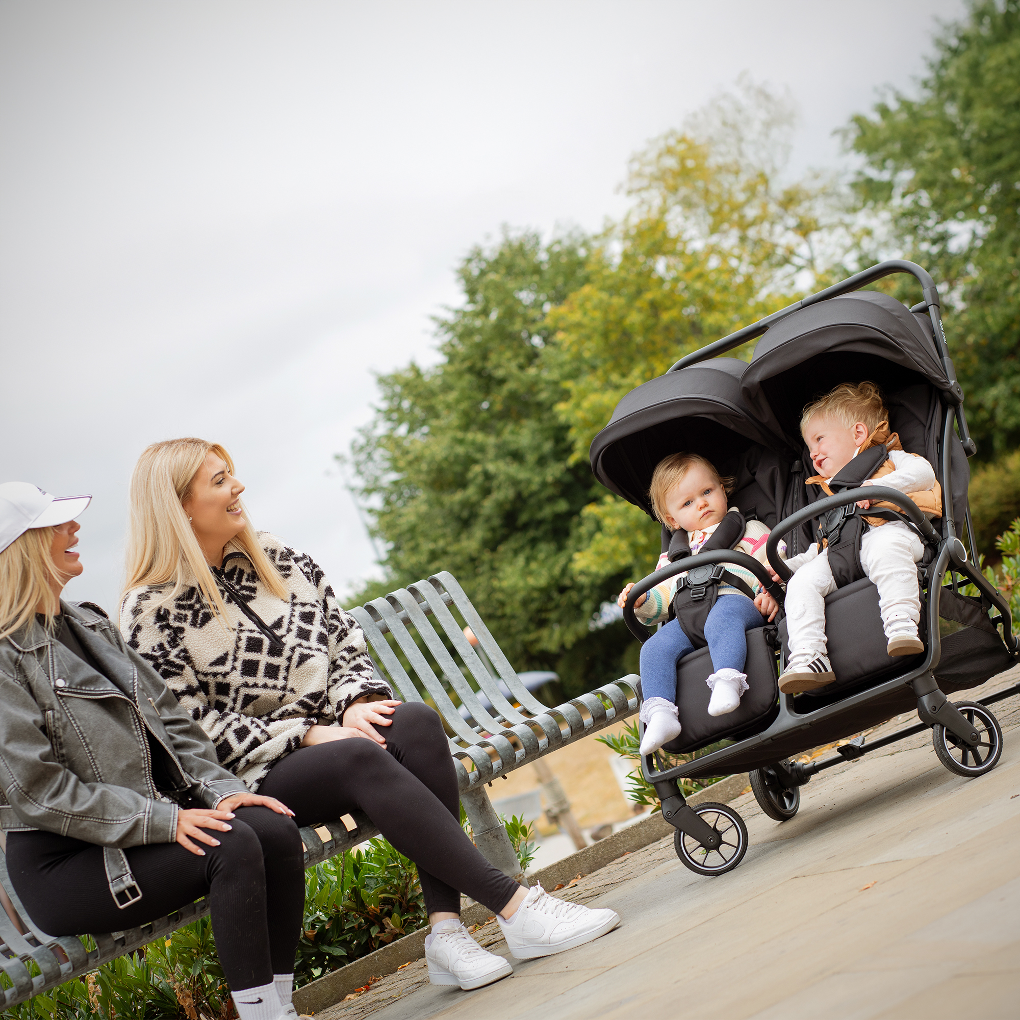 Red Kite Push Me Duet Twin Pushchair Black Red Kite Push Me Duet Twin Pushchair Black