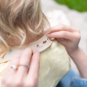 Catch It Silicone Bib Highland Cow