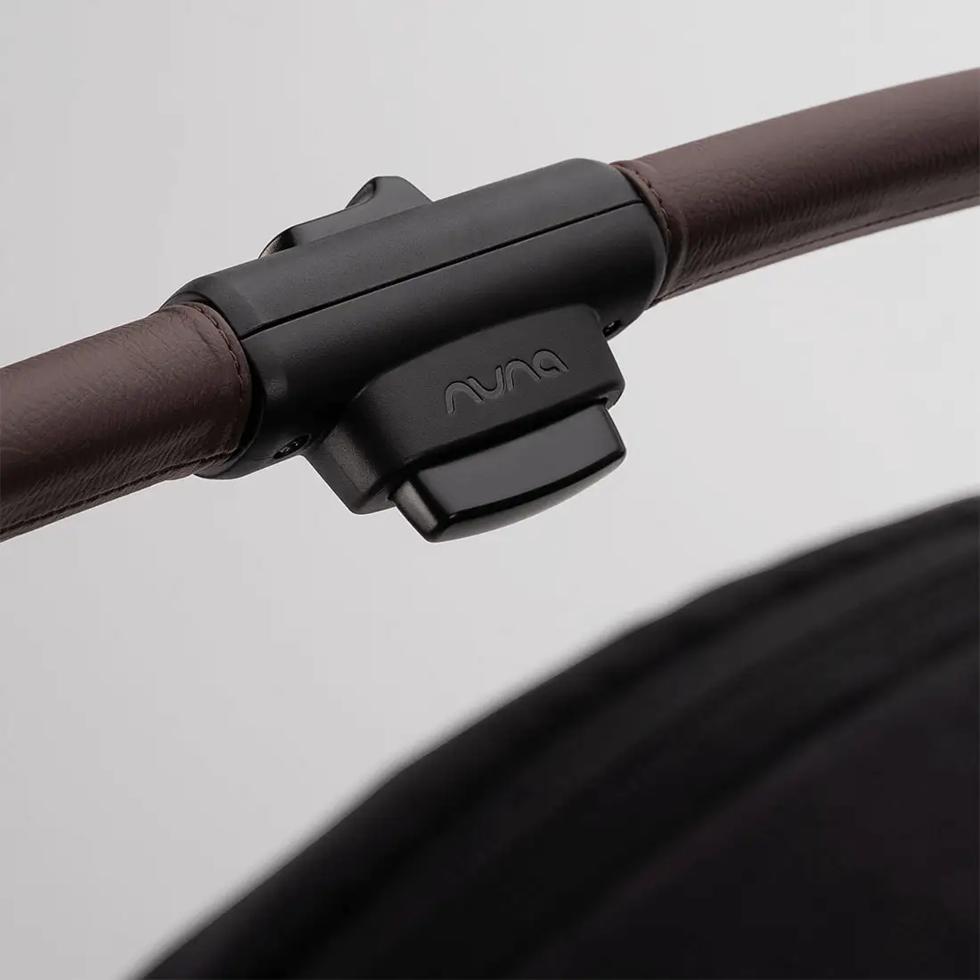 Nuna trvl dubl Side-By-Side stroller – Caviar Nuna trvl dubl Side-By-Side stroller – Caviar