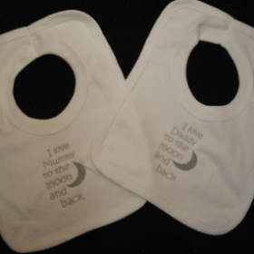 Pop On Bib-I Love Grandma To The Moon And Back (Copy)