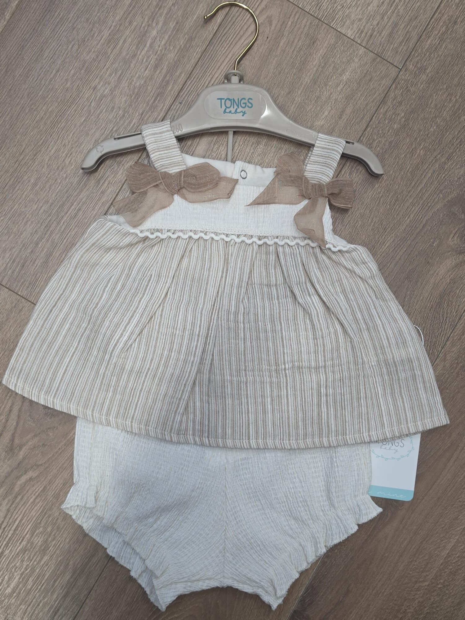 Baby Girls Ruffle Stripe Top & Bloomers Set Baby Girls Ruffle Stripe Top & Bloomers Set
