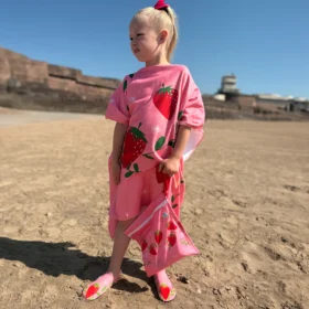 Poncho Towel Strawberry Field