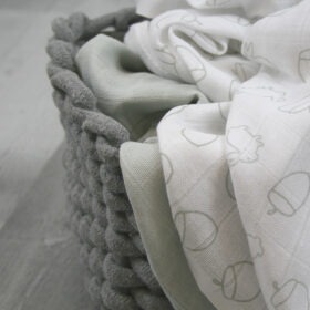 Muslinz 12 Pack Muslin Squares Acorn Patterned – 70x70cm