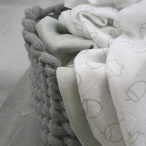 Muslinz 12 Pack Muslin Squares Acorn Patterned – 70x70cm