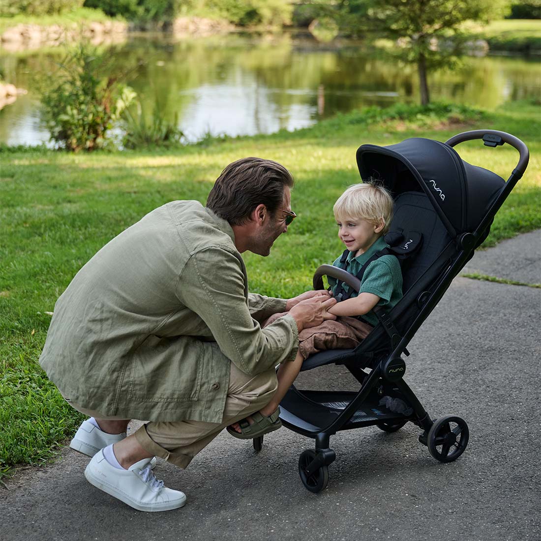 Viaa™ Cabn Ultra-Compact Cabin Stroller Viaa™ Cabn Ultra-Compact Cabin Stroller